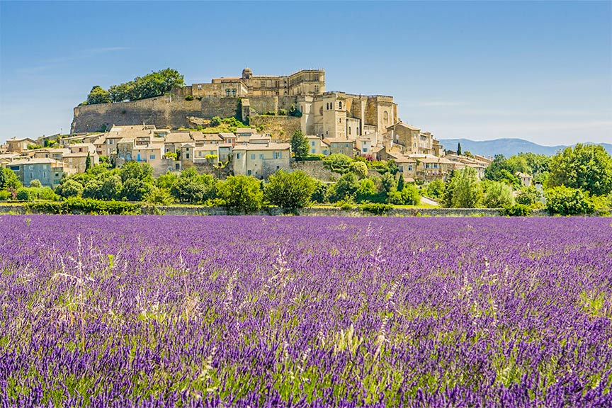 village of grignan in drome